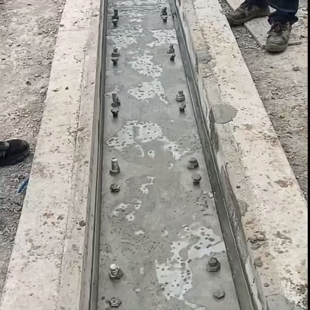永靖港口码头起重机龙门吊重型机械设备稳固用早强快凝轨道胶泥